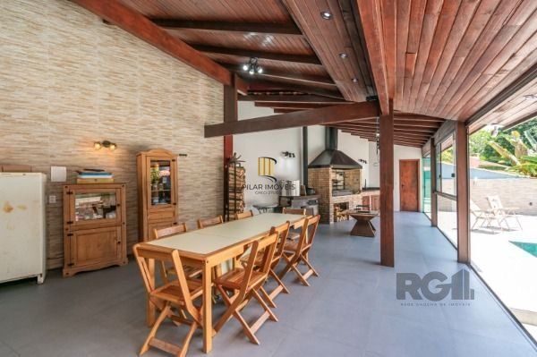 Residência com 4 dormitórios á venda no Bairro Jardim Izabel.