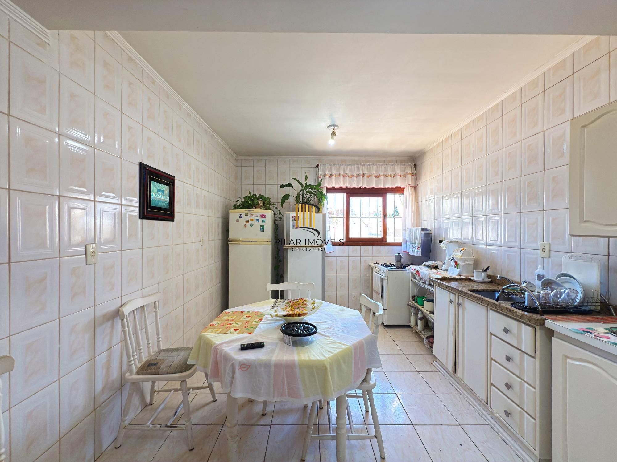 Casa para Venda - 190m², 3 dormitórios, sendo 1 suites, 3 vagas - Nonoai