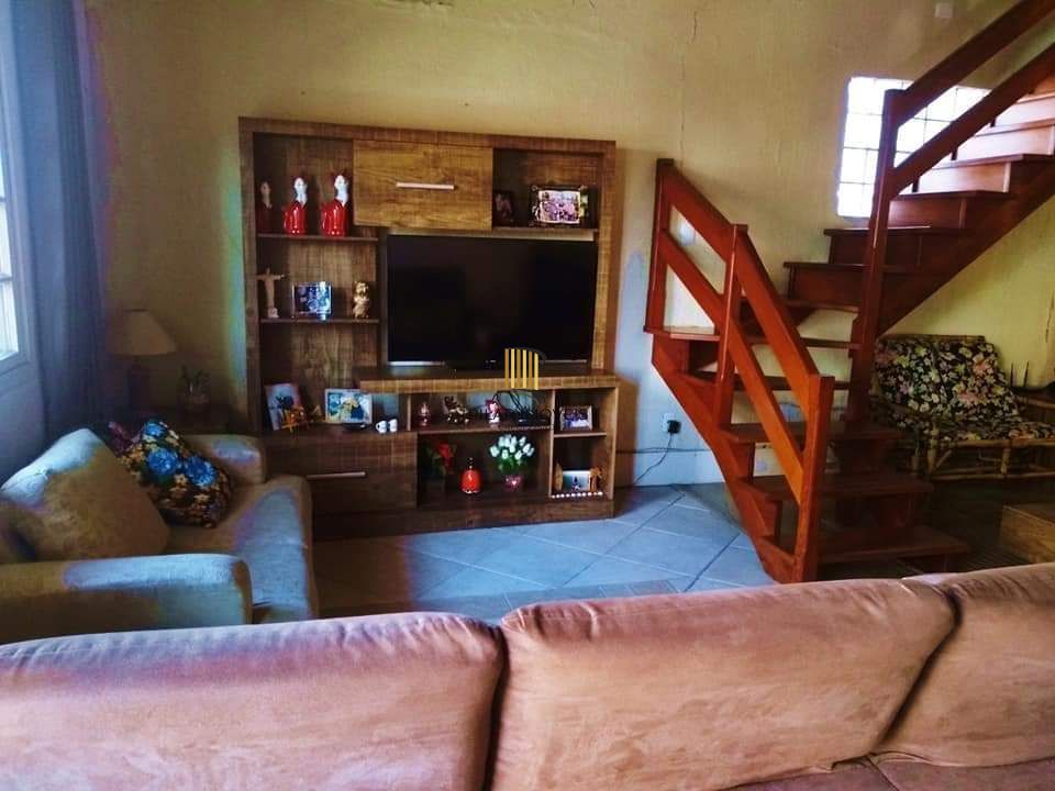 Ótima casa em rua tranquila.