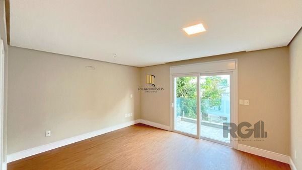 Casa Condominio para Venda - 364m², 3 dormitórios, sendo 3 suites, 2 vagas - Ped