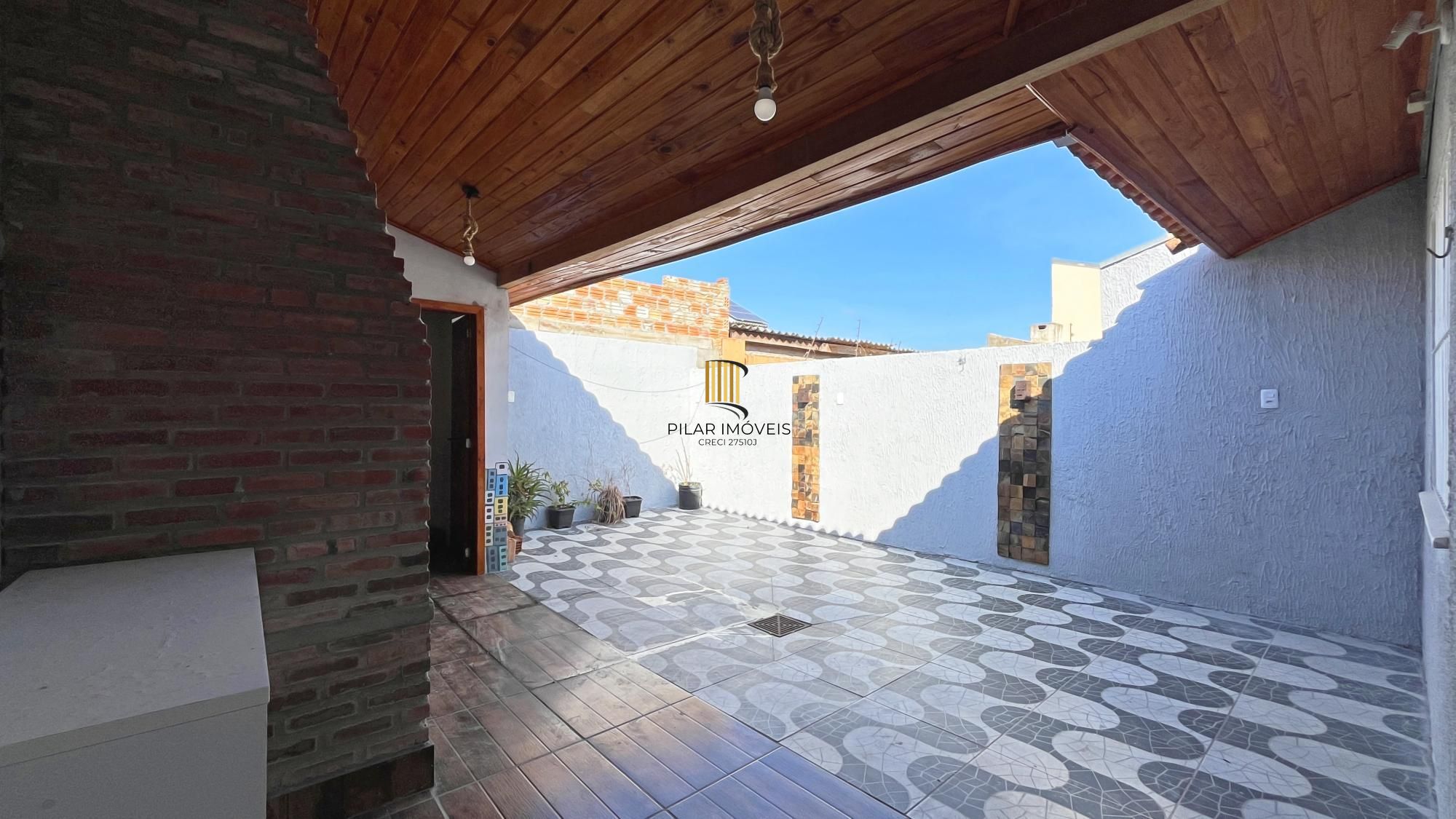 Casa para Venda - 70m², 2 dormitórios, 2 vagas - Hípica