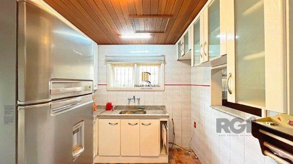 Casa em Porto Alegre, no bairro Ipanema, com 3 dormitório(s), e 3 banheiros