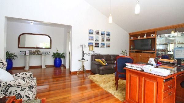 Casa Condominio em Porto Alegre, no bairro Cascata, com 3 dormitório(s), e 3 ban