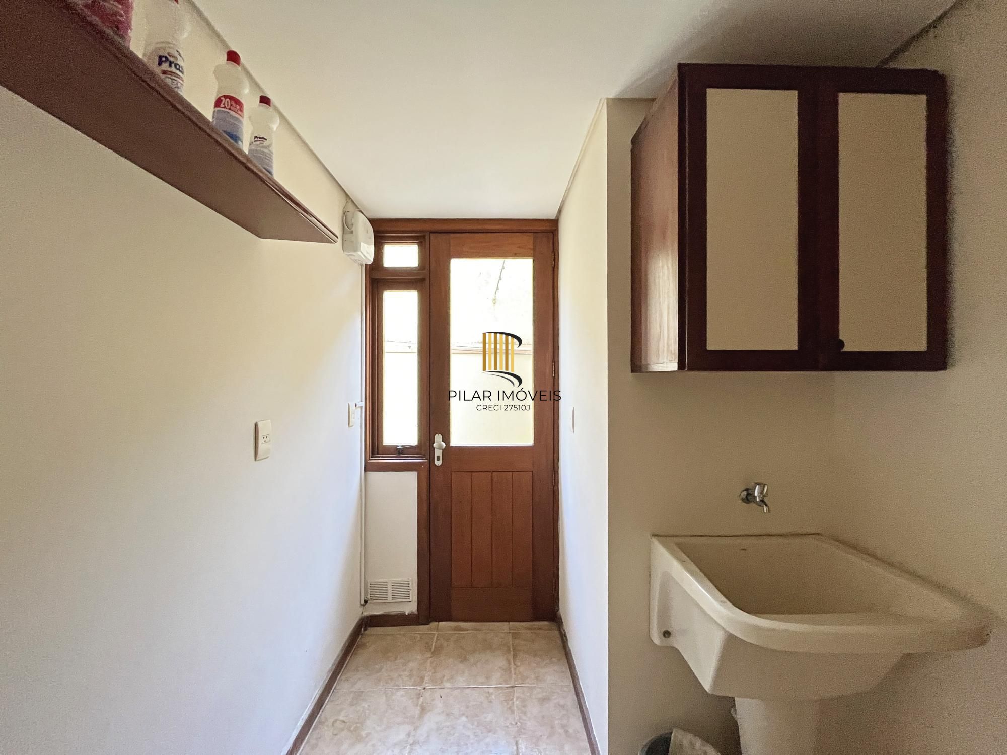 Casa em Condomínio no Jardim Isabel com 270m², 3 dormitórios, 4 vagas