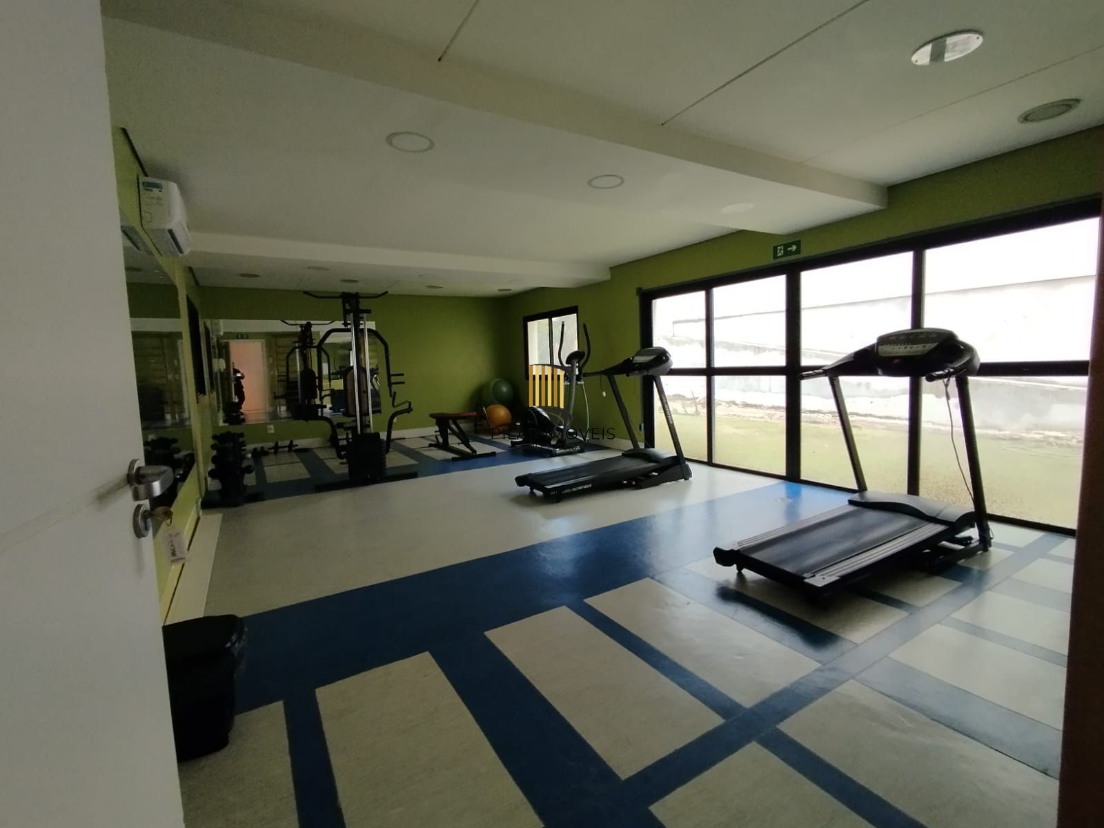 Apartamento com 3 Dormitórios, 2 vagas , uma quadra do Zaffari Otto