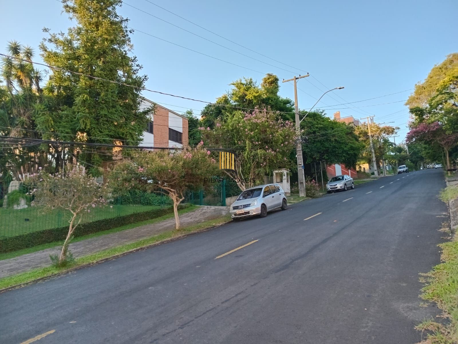 Ótimo apartamento Garden, 3 dormitórios, 1 suíte, lareira, sacada, no bairro Cristal.