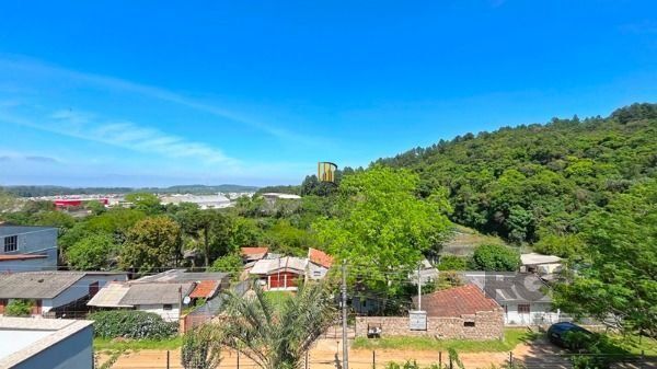 Casa em Porto Alegre, no bairro Aberta dos Morros, com 3 dormitório(s), e 3 banh