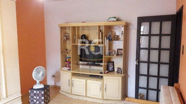 Casa para Venda - 190m², 3 dormitórios, sendo 1 suites, 2 vagas - Cavalhada