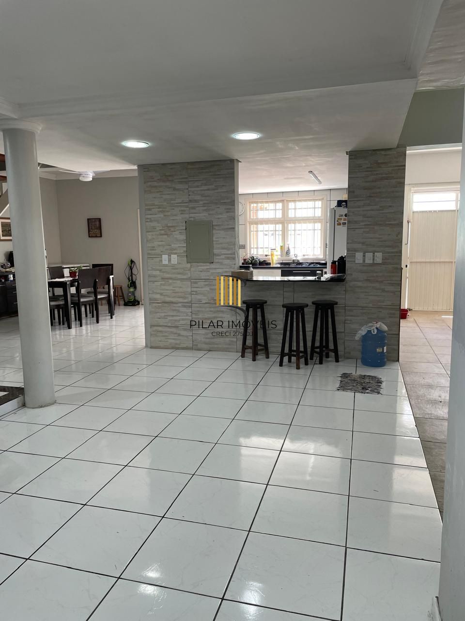 Residência com 4 Dormitório(s) Bairro Vila Nova