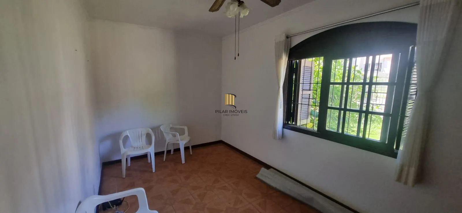 Ótima Residência com 3 dormitórios sendo 1suíte, no Bairro Ipanema.