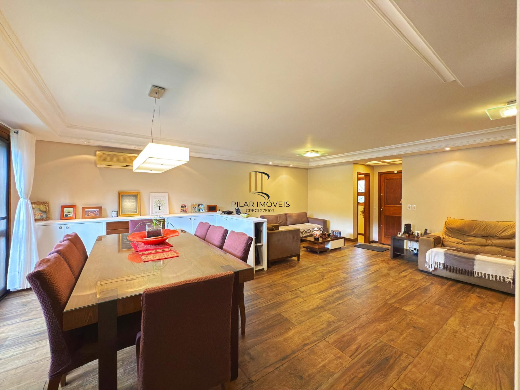 Linda Residência com 3 dormitórios sendo 1 suíte no Jardim Isabel.