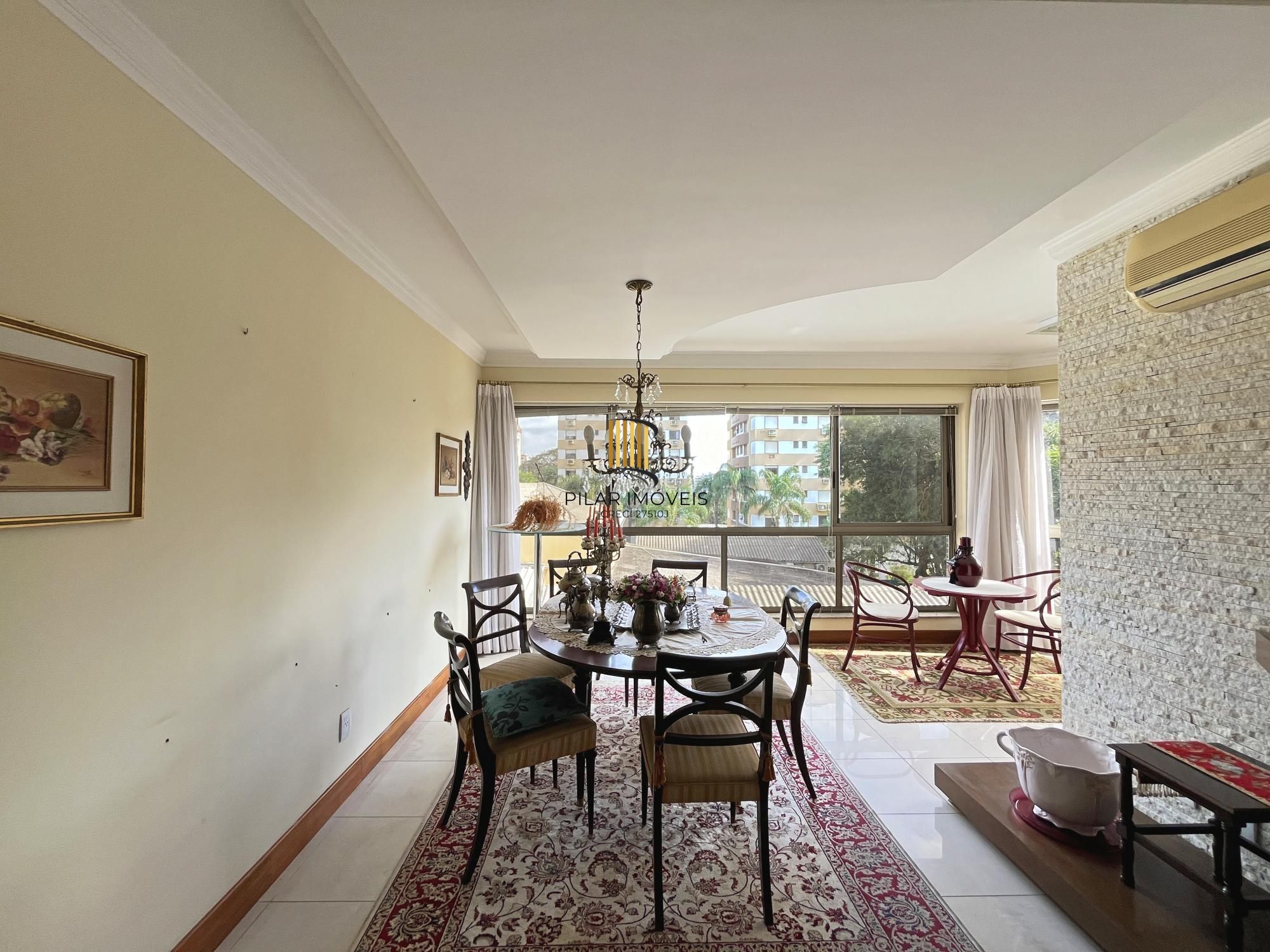 Apartamento na Tristeza  com 3 dormitórios, 1 suite, sacada , churrasqueira e 3 