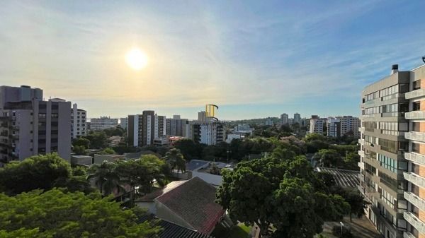 Ótima Cobertura Duplex com 233,00 m² Privativos no Miolo do Bairro Tristeza