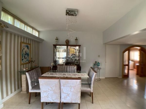 Casa para Venda - 333m², 3 dormitórios, sendo 1 suites, 4 vagas - Ipanema