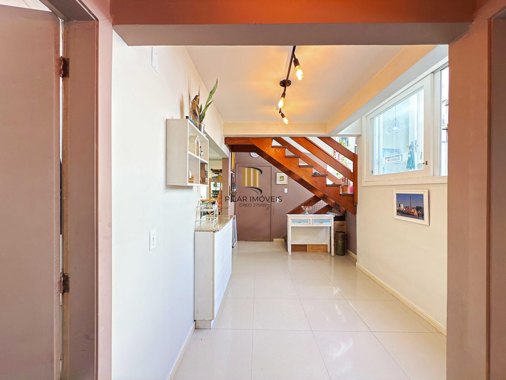 Triplex 4 dormitórios no bairro Pedra Redonda