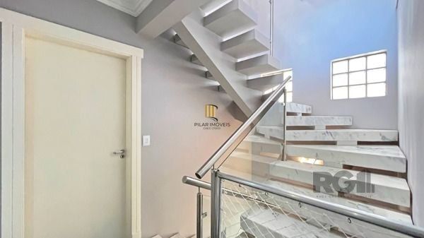 Casa em Porto Alegre, no bairro Aberta dos Morros, com 3 dormitório(s), e 3 banh