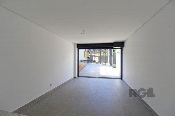 Casa em Porto Alegre, no bairro Jardim Isabel, com 3 dormitório(s), e 3 banheiro