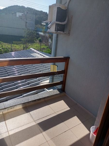 Casa para Venda - 181m², 3 dormitórios, sendo 3 suites, 2 vagas - Hípica