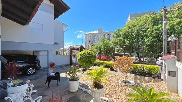 Casa 4 dormitórios à venda Camaquã Porto Alegre/RS - Pilar Imóveis