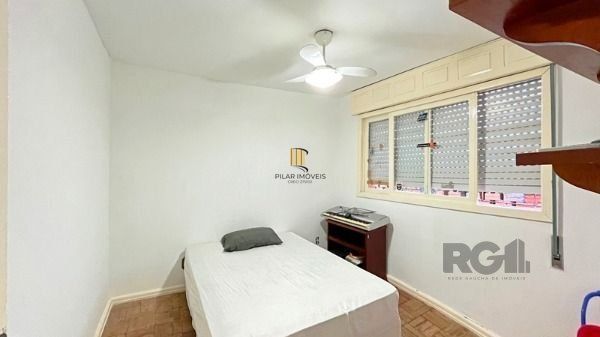 Casa em Porto Alegre, no bairro Tristeza, com 4 dormitório(s), à venda.