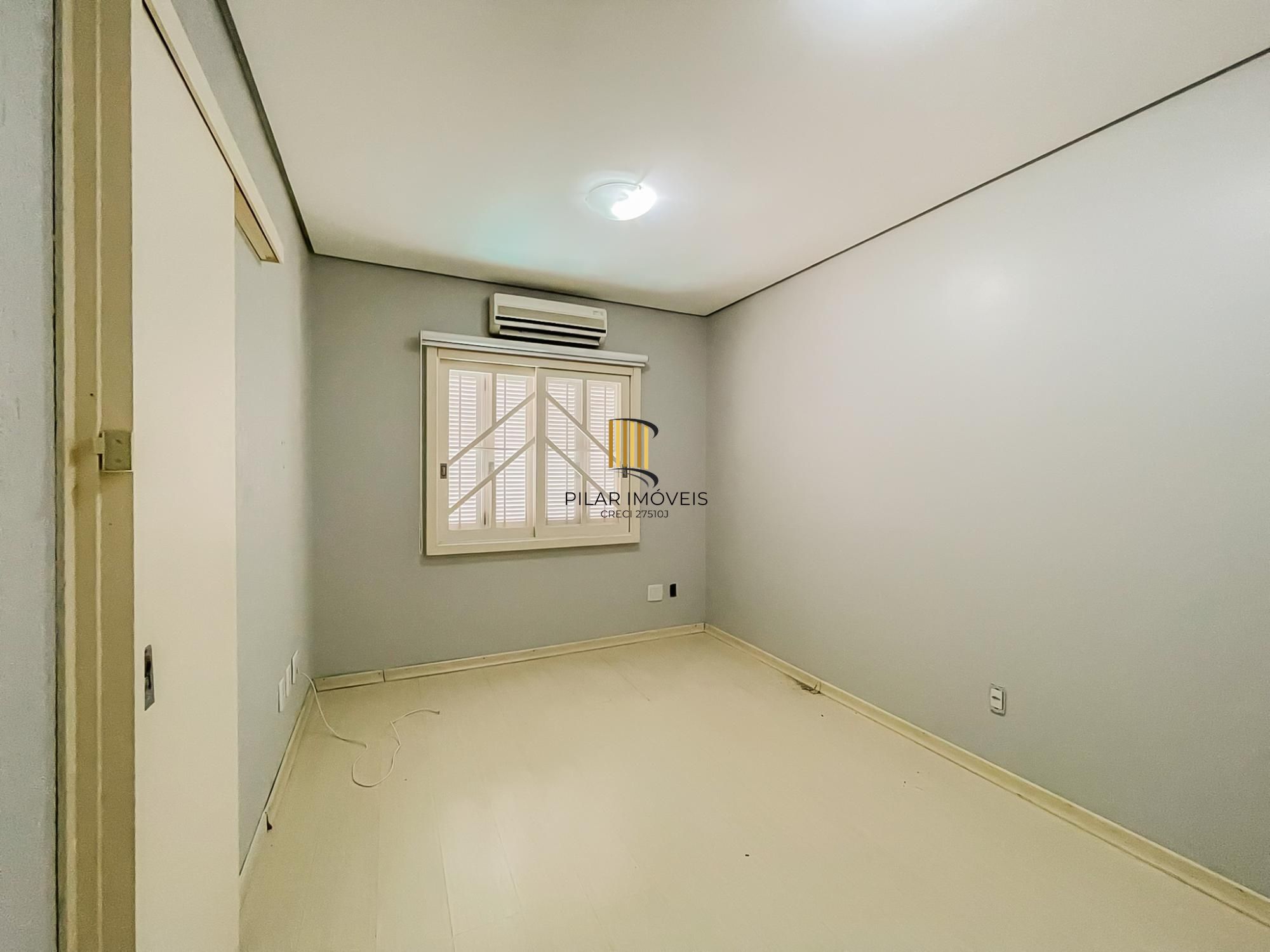 Casa 3 dormitórios no bairro Cristal