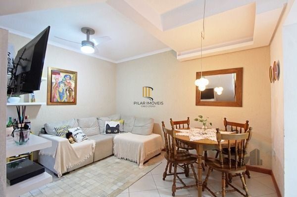 Casa Condominio em Porto Alegre, no bairro Guarujá, com 2 dormitório(s), e 2 ban