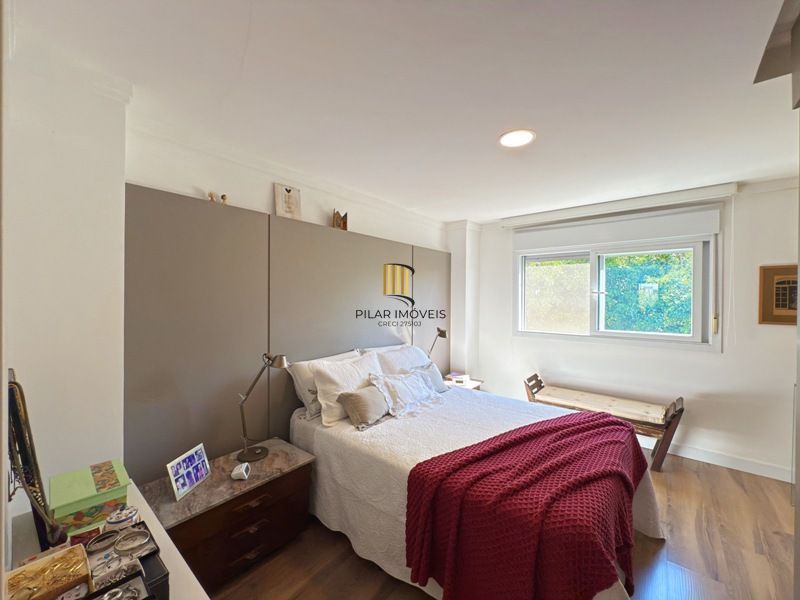 Linda Residência com 3 dormitórios e 1 suíte no Bairro Tristeza para venda.