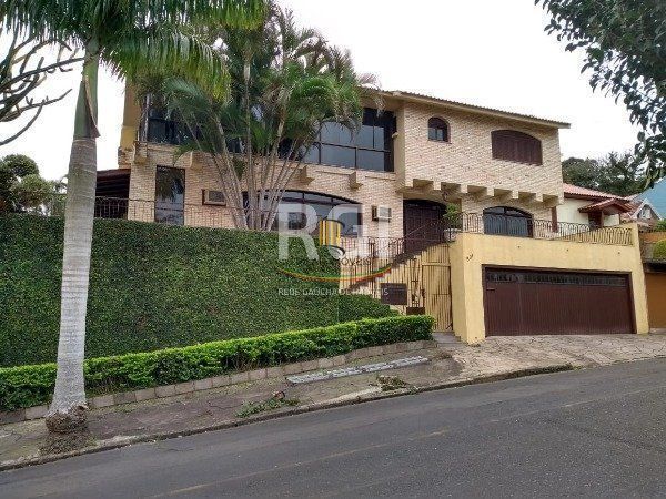 Casa para Venda - 741m², 5 dormitórios, sendo 3 suites, 9 vagas - Espirito Santo