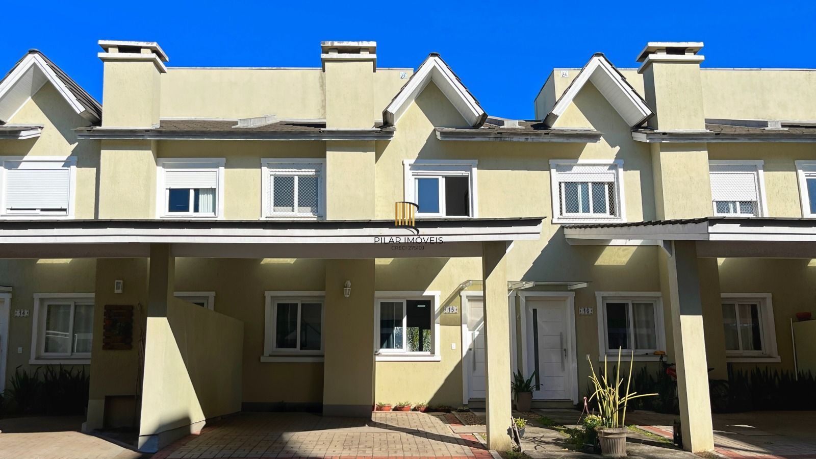 Casa de Condomínio 3 dormitórios no bairro Hípica