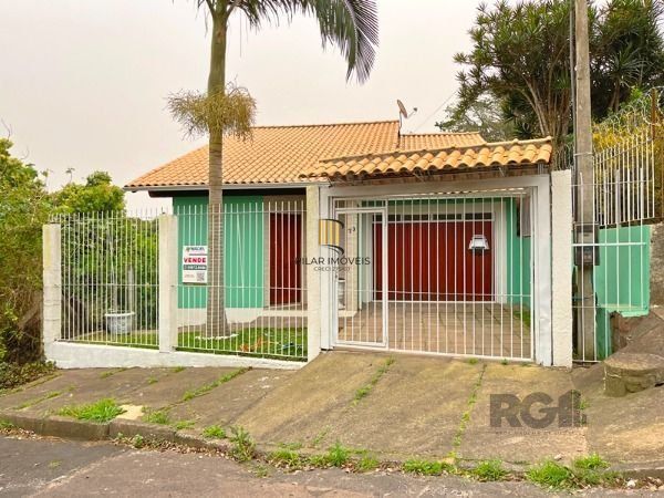 Casa em Porto Alegre, no bairro Vila Nova, com 2 dormitório(s), à venda.