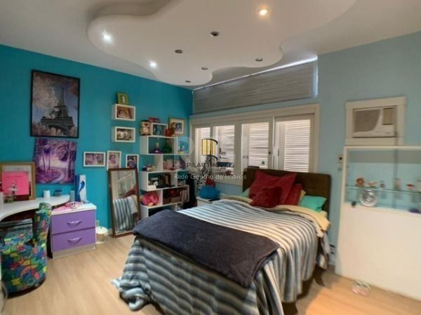 Casa para Venda - 333m², 3 dormitórios, sendo 1 suites, 4 vagas - Ipanema