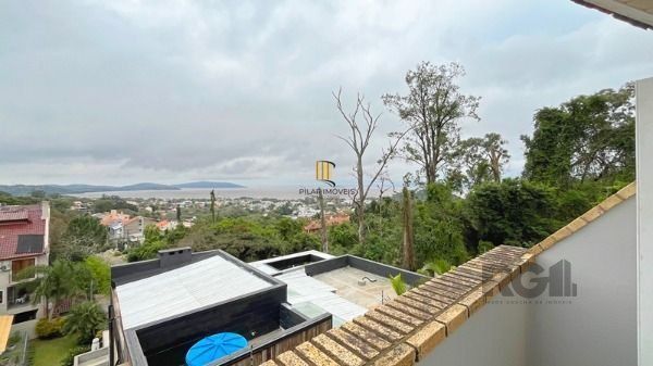 Casa Condominio em Porto Alegre, no bairro Jardim Isabel, com 3 dormitório(s), à
