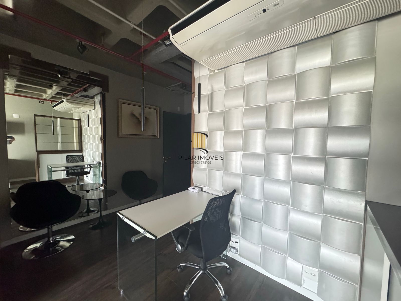 sala comercial finamente mobiliada