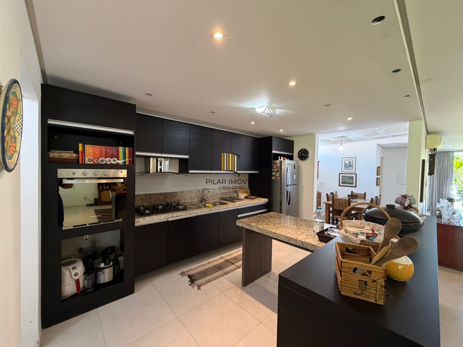 Linda Residência com 3 amplas suítes no Terra Ville.