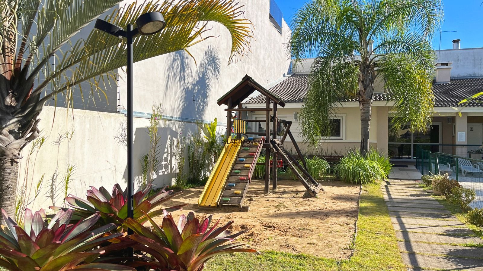 Casa de Condomínio 3 dormitórios no bairro Hípica