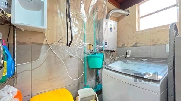 Casa em Porto Alegre, no bairro Cavalhada, com 2 dormitório(s), e 2 banheiros, à