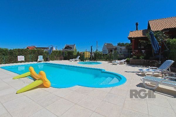 Casa Condominio em Porto Alegre, no bairro Hípica, com 3 dormitório(s), e 3 banh