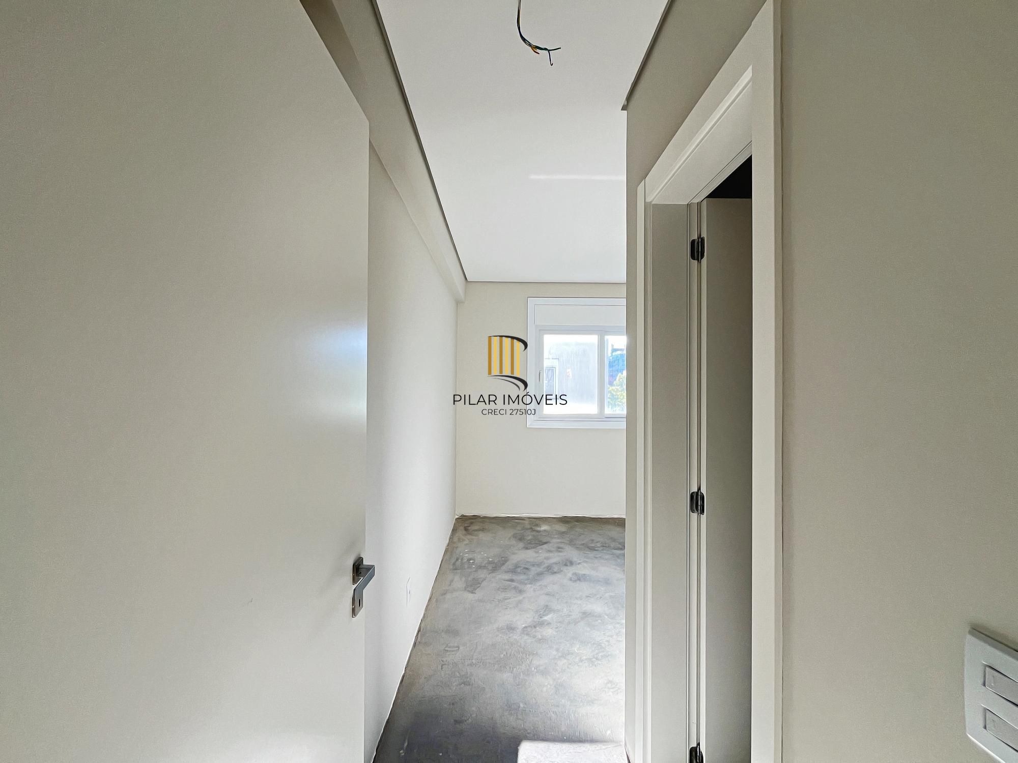 Apartamento com 3 dormitórios sendo 3 suíte á venda Bairro Cristal.