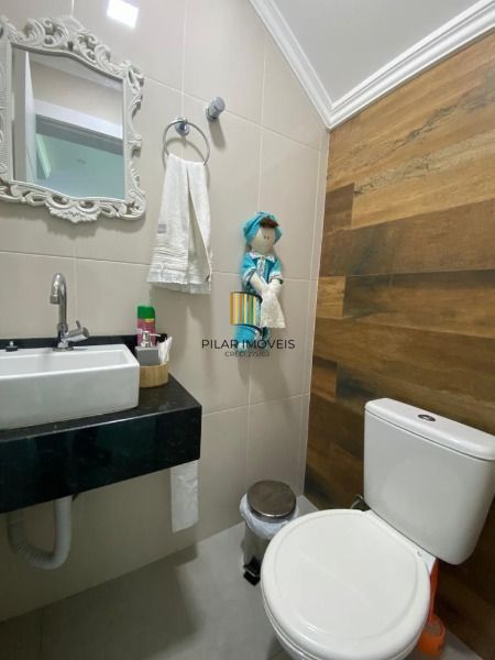 Casa para Venda - 137m², 3 dormitórios, sendo 1 suites, 2 vagas - Hípica