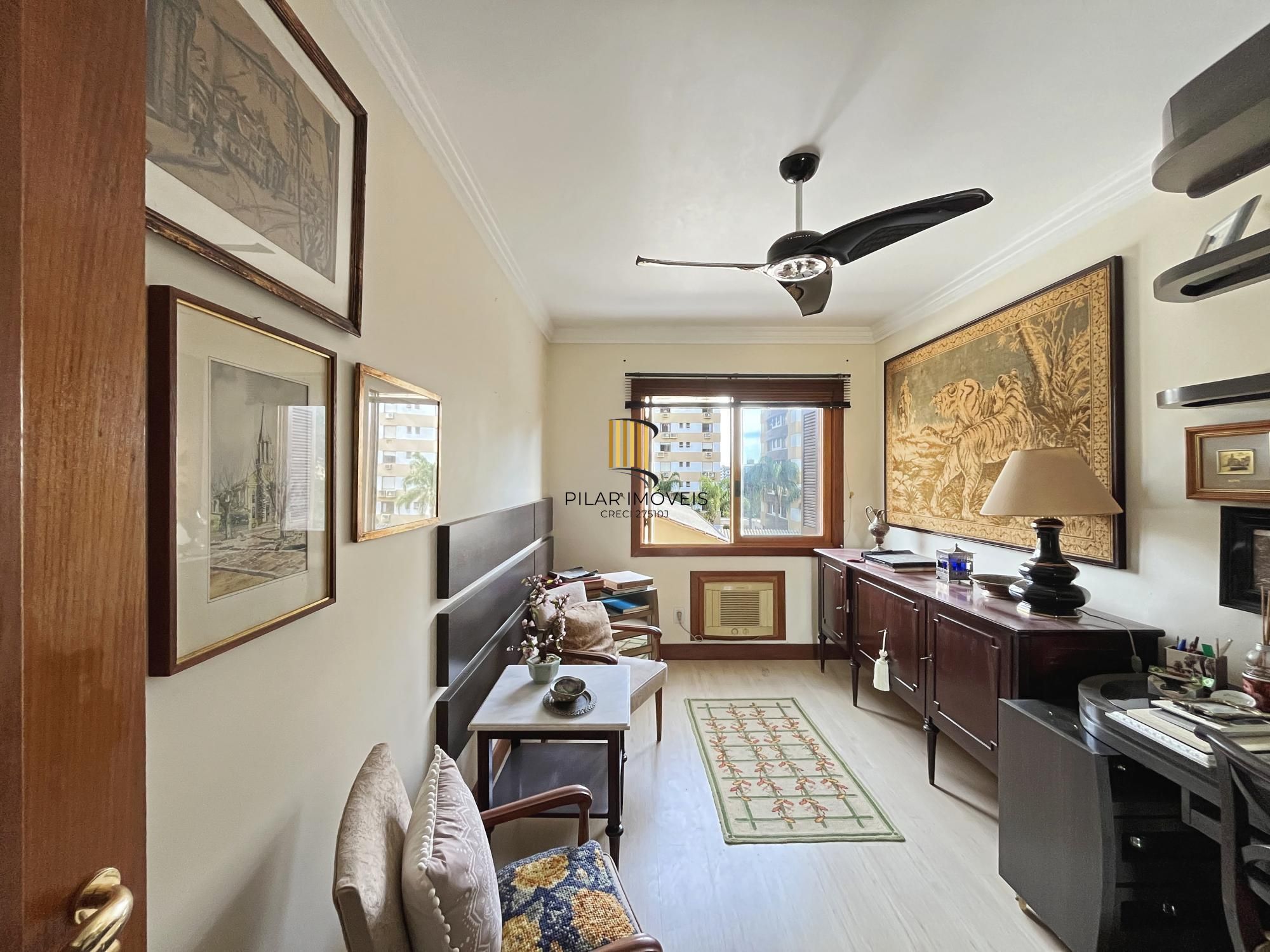 Apartamento na Tristeza  com 3 dormitórios, 1 suite, sacada , churrasqueira e 3 