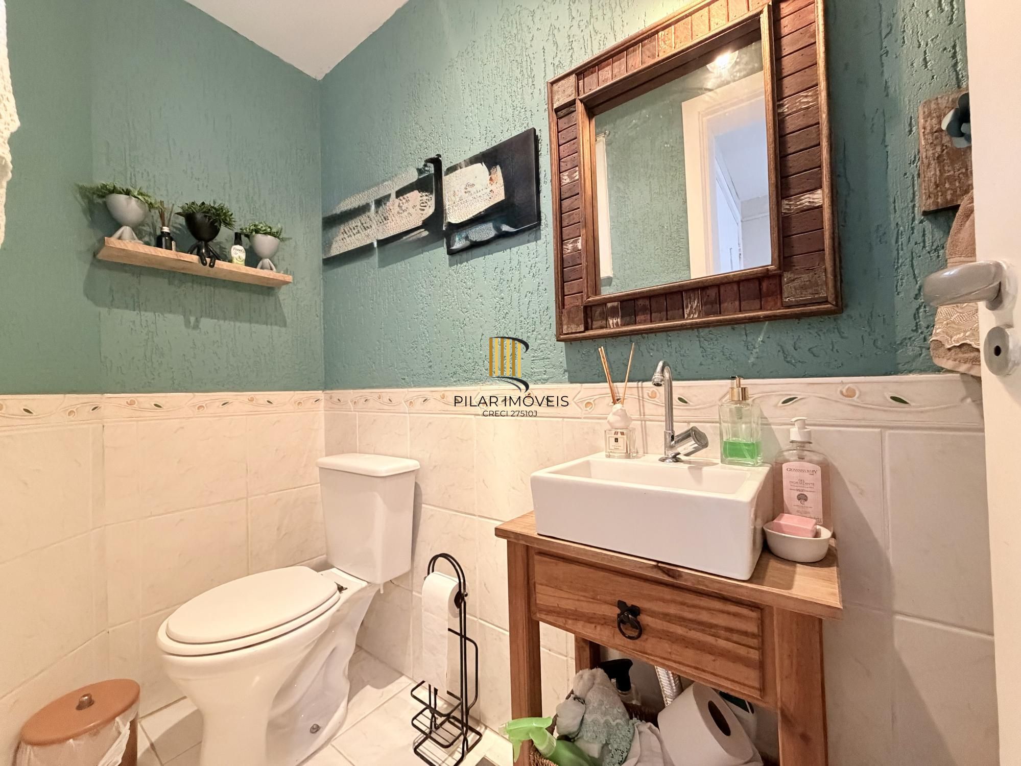 Casa 4 dormitórios no bairro Serraria