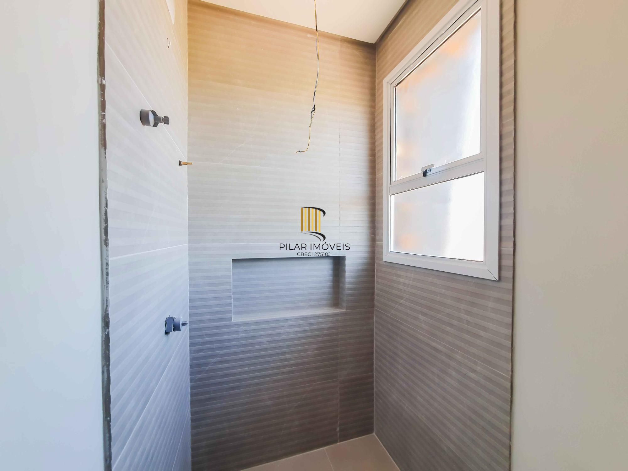 Condomínio Garden, bairro Hípica, 3 dormitórios, 1 suíte, pátio, infra de clube