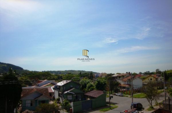 Casa para Venda - 353m², 3 dormitórios, sendo 1 suites, 3 vagas - Guarujá