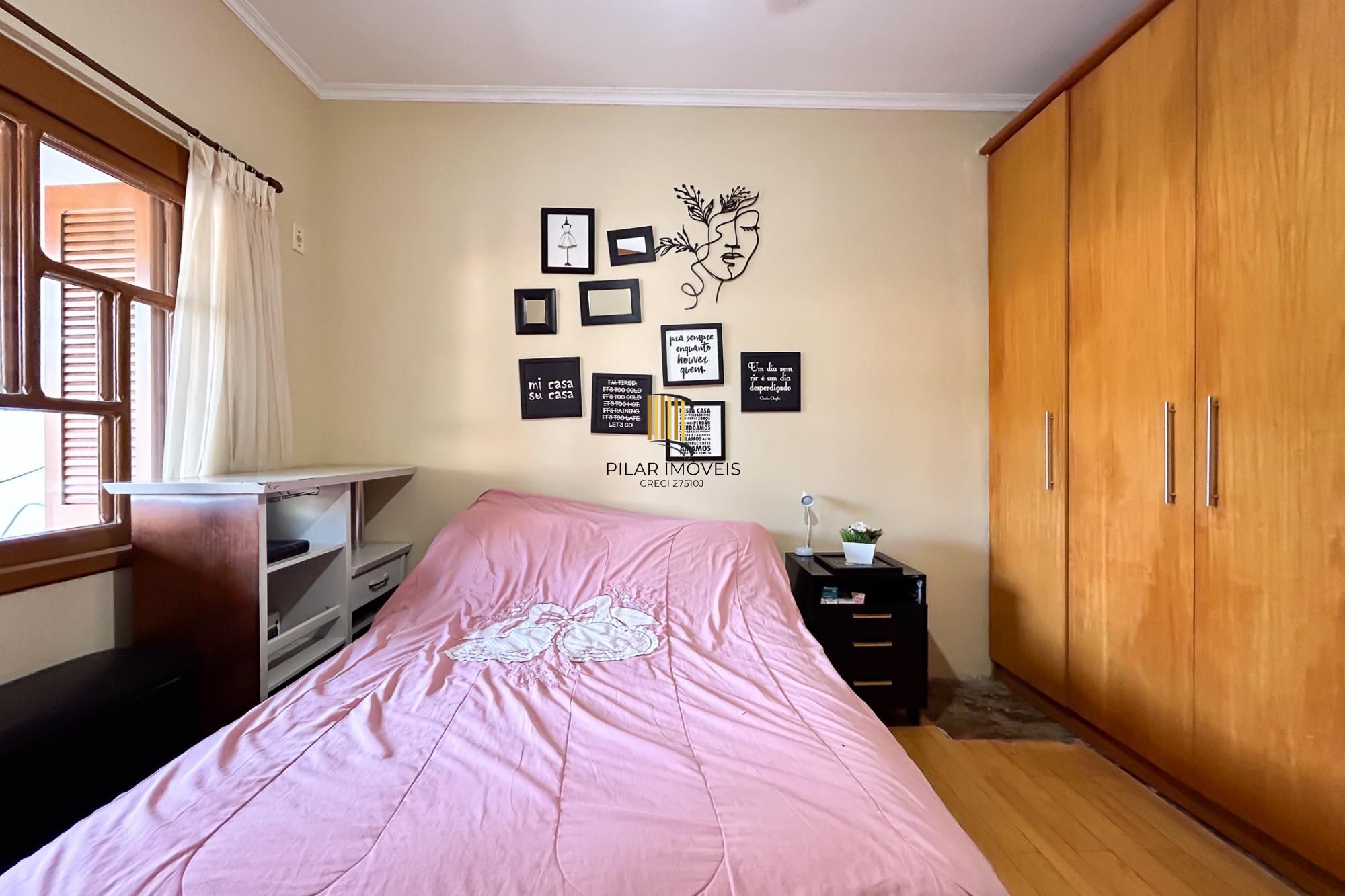 Casa 3 dormitórios no bairro Espírito Santo