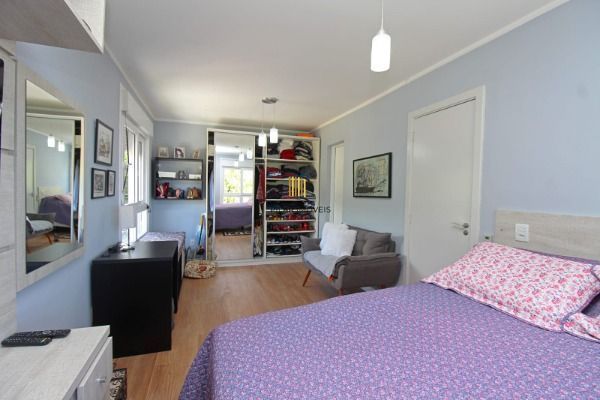 Casa Condominio em Porto Alegre, no bairro Ipanema, com 2 dormitório(s), e 2 ban