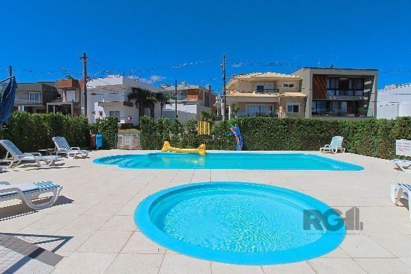 Casa Condominio em Porto Alegre, no bairro Hípica, com 3 dormitório(s), e 3 banh