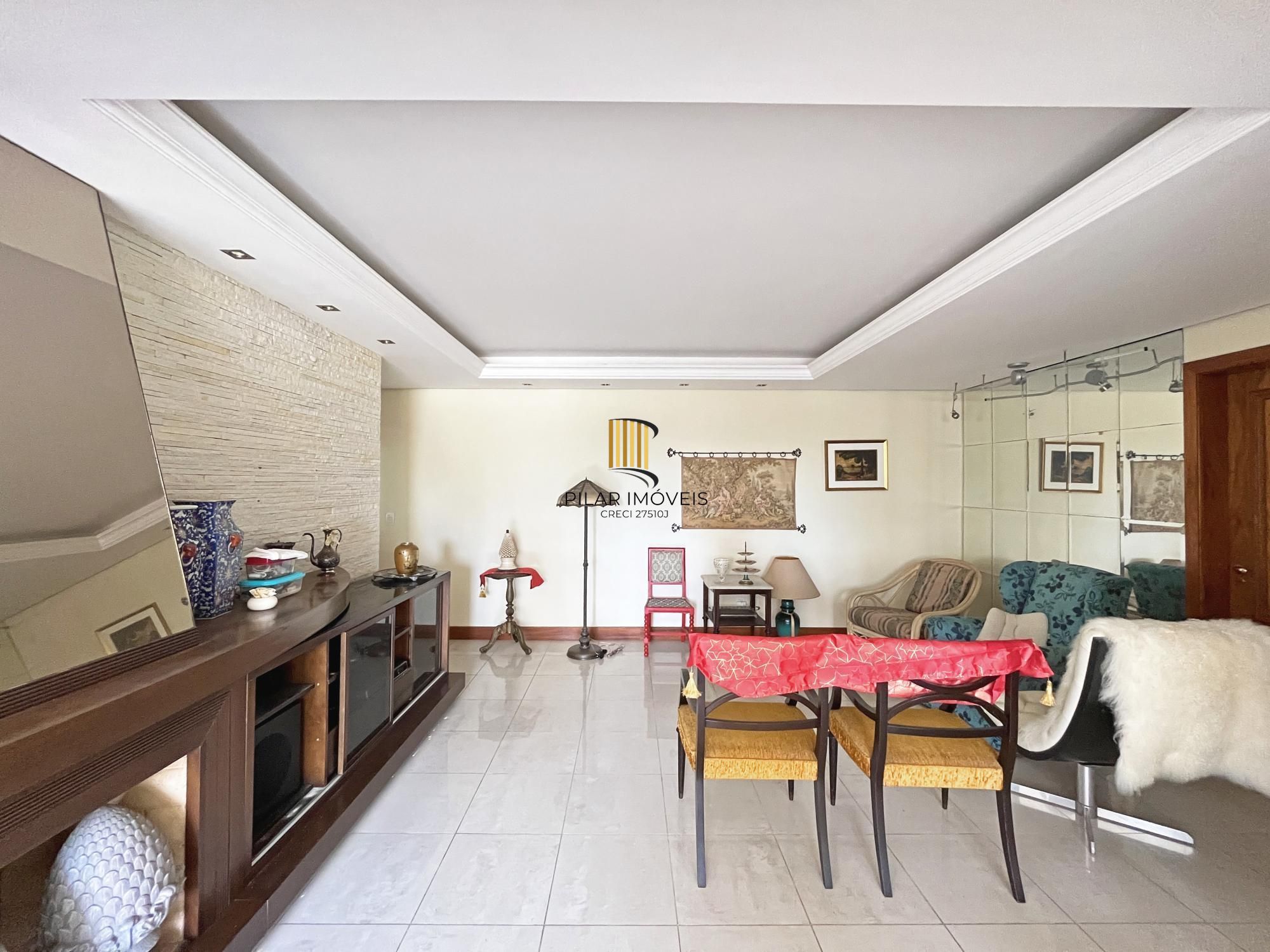 Apartamento na Tristeza  com 3 dormitórios, 1 suite, sacada , churrasqueira e 3 