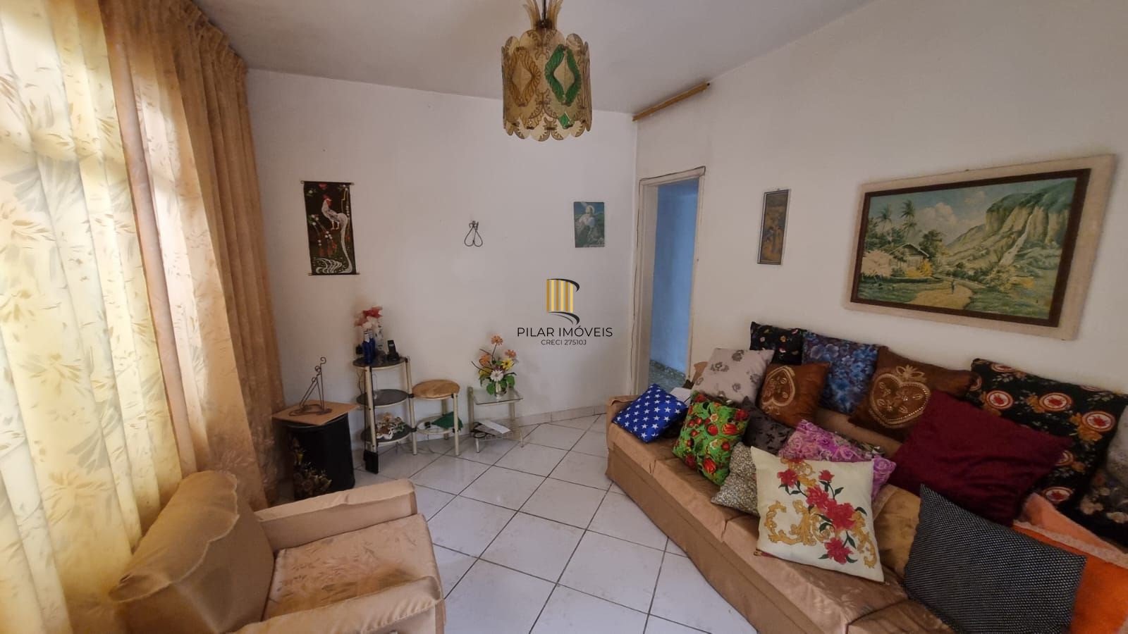 Linda residência com 3 dormitórios no Bairro Cavalhada.