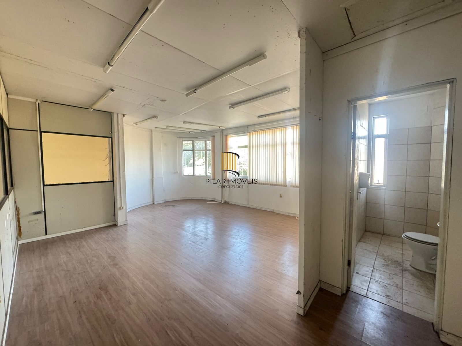 Oportunidade - Pavilhão na Vila Nova - 100m da Av. Vicente Monteggia- 550m² priv