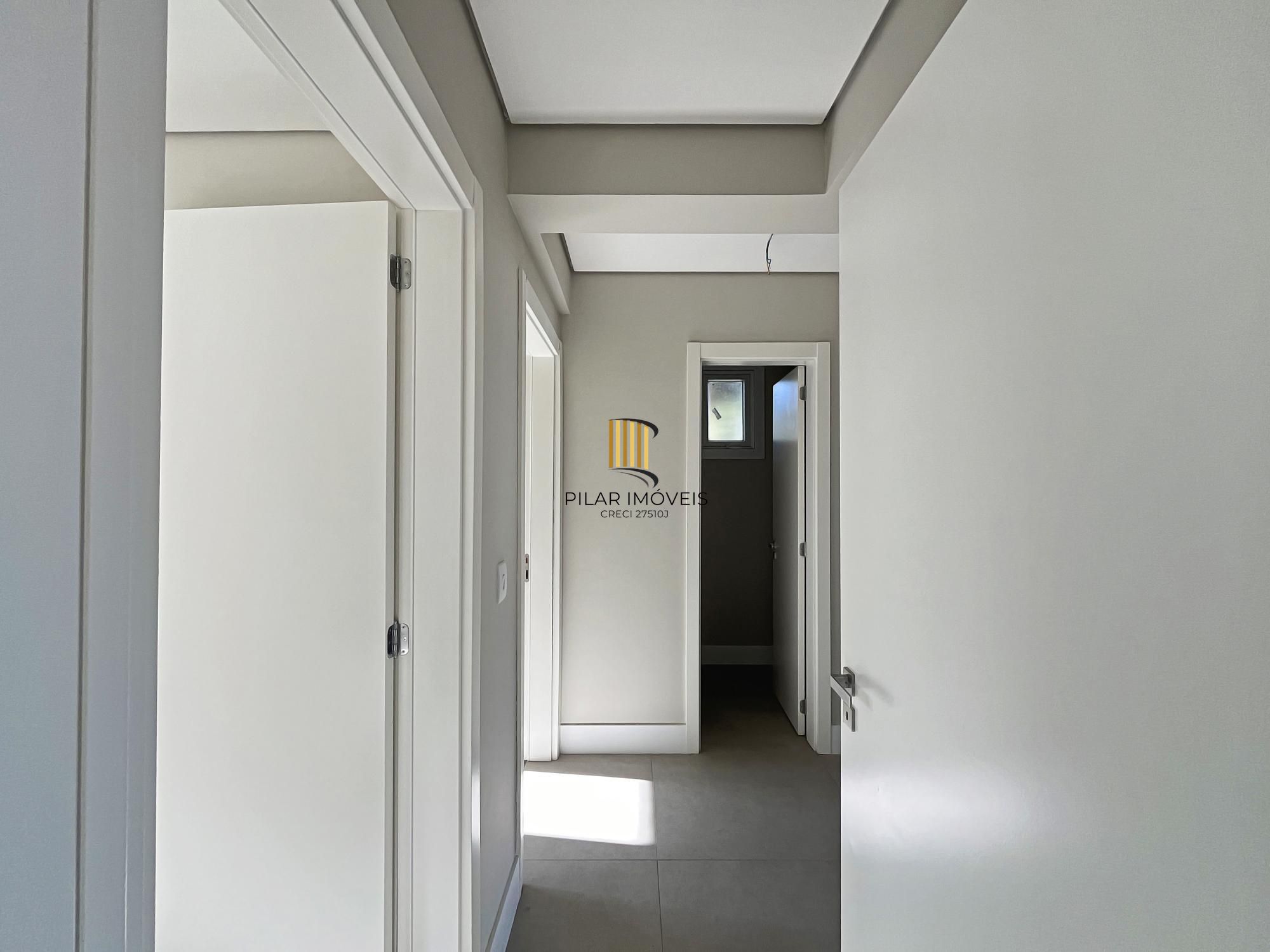 Apartamento com 3 dormitórios sendo 3 suíte á venda Bairro Cristal.